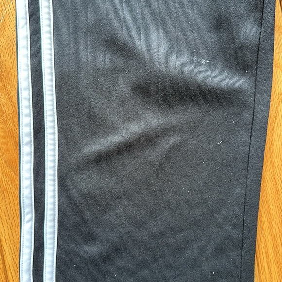 Classic Adidas 3 stripe sweat pants - Picture 13 of 15